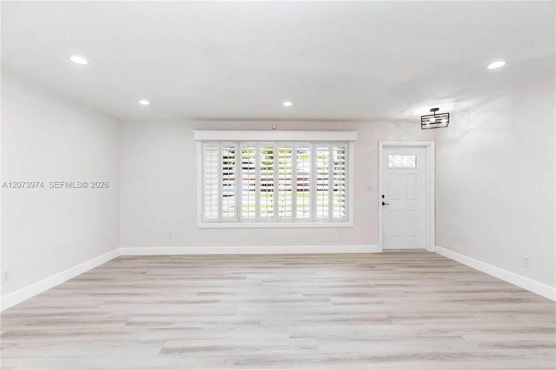 For Rent: $5,500 (5 beds, 2 baths, 2244 Square Feet)