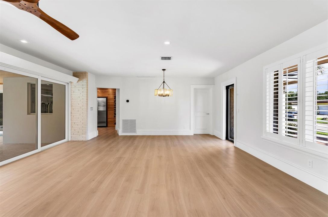 LIVING_ROOM_STRAIGHT_RIGHT