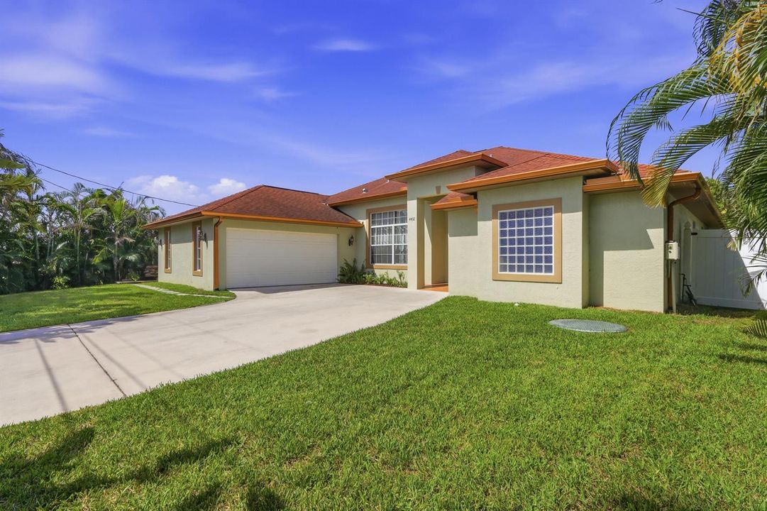 4_4. front exterior