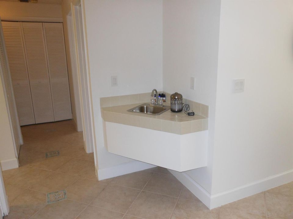 Wet Bar Area