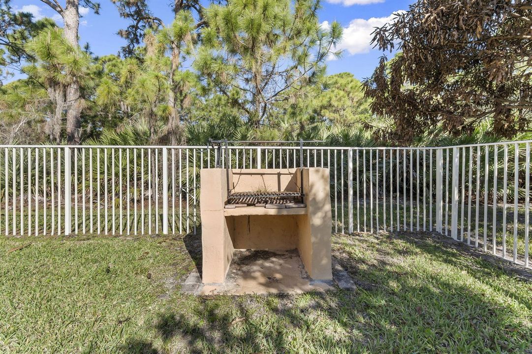 Outdoor grill