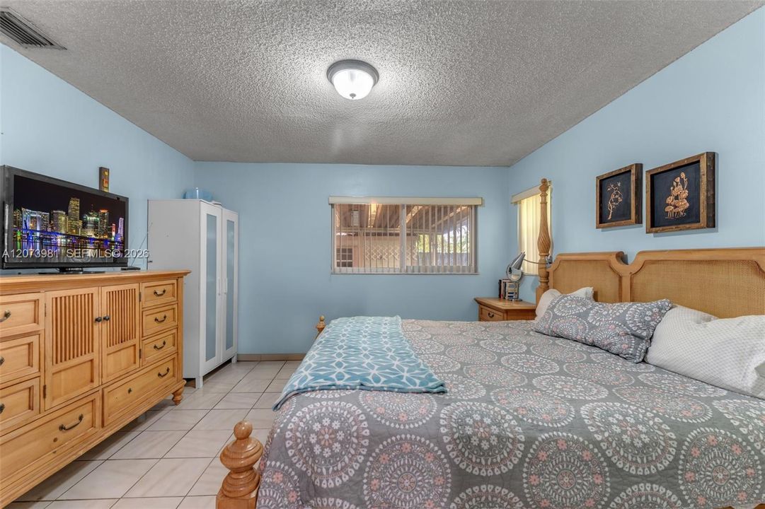 For Sale: $530,000 (3 beds, 2 baths, 1350 Square Feet)