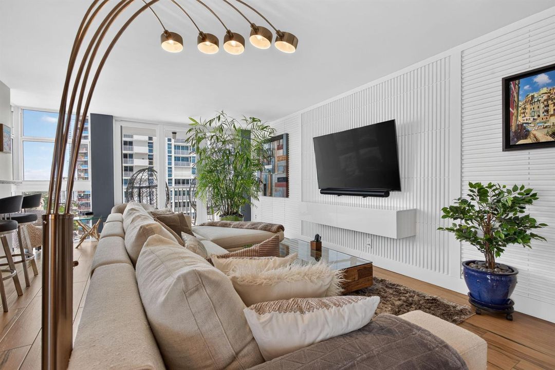 22-web-or-mls-1370-0262