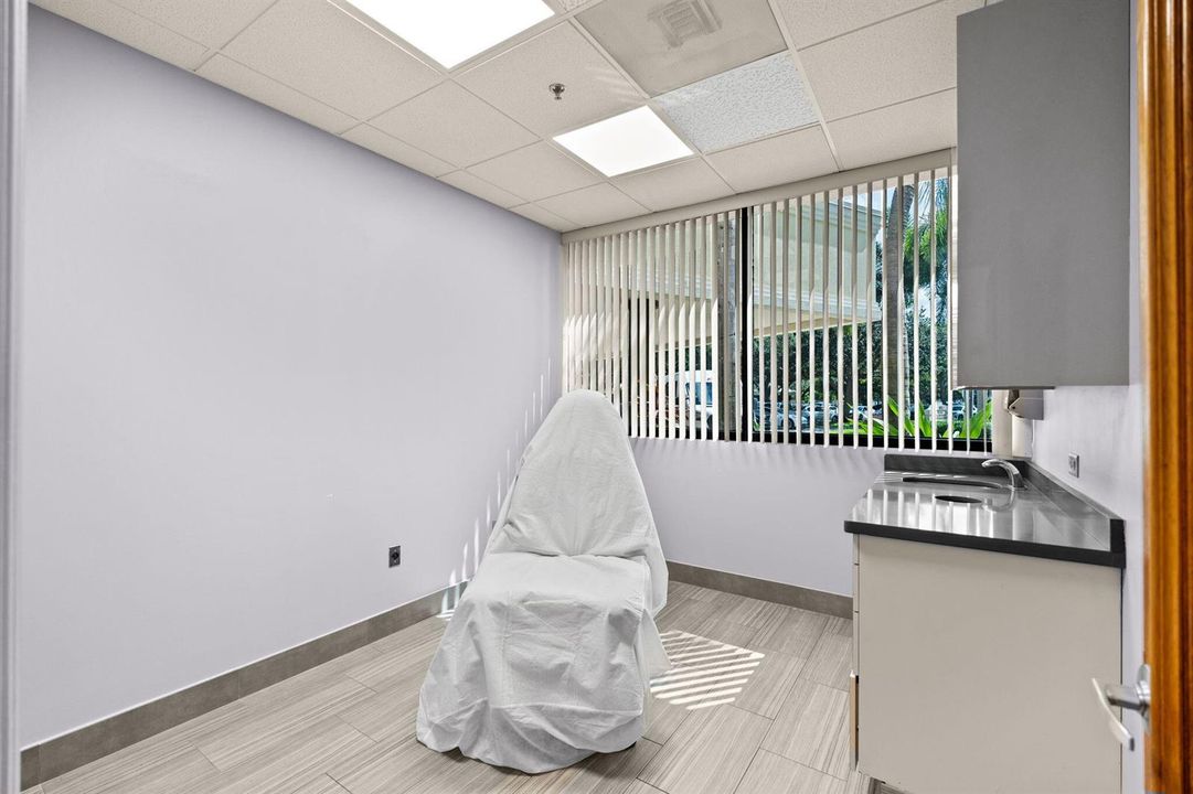 17-web-or-mls-A7404852