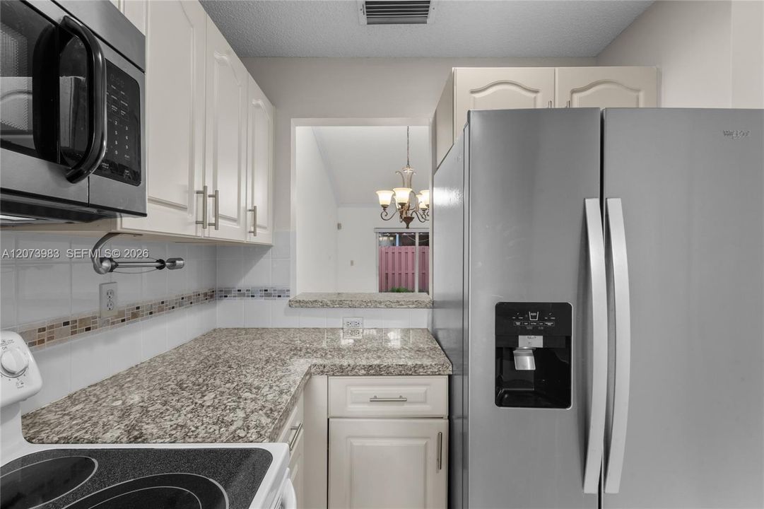 For Rent: $2,250 (3 beds, 2 baths, 1050 Square Feet)