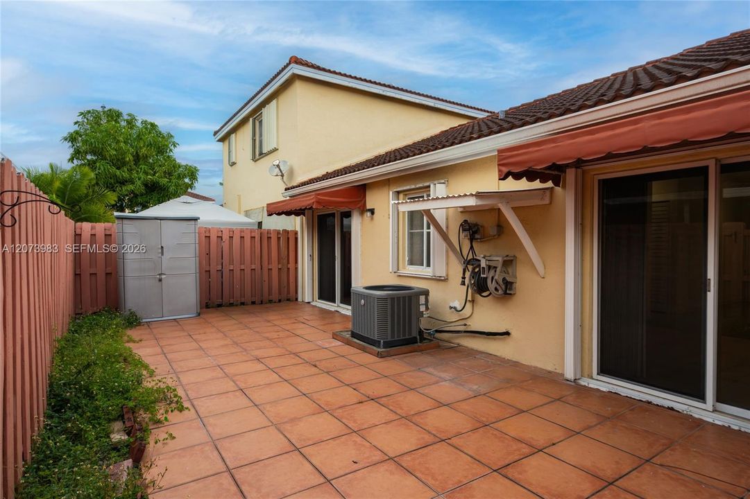 For Rent: $2,250 (3 beds, 2 baths, 1050 Square Feet)