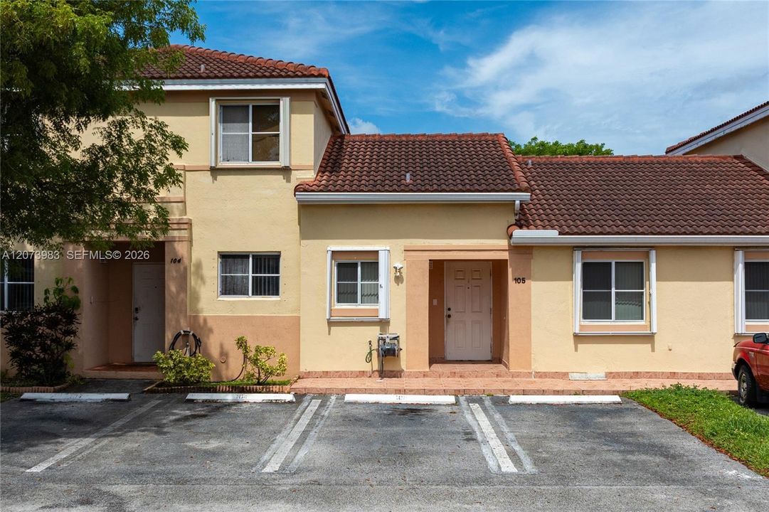 For Rent: $2,250 (3 beds, 2 baths, 1050 Square Feet)