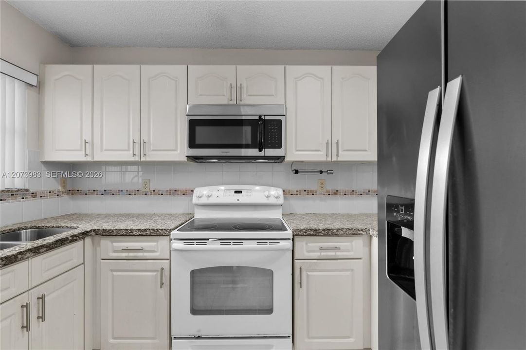 For Rent: $2,250 (3 beds, 2 baths, 1050 Square Feet)