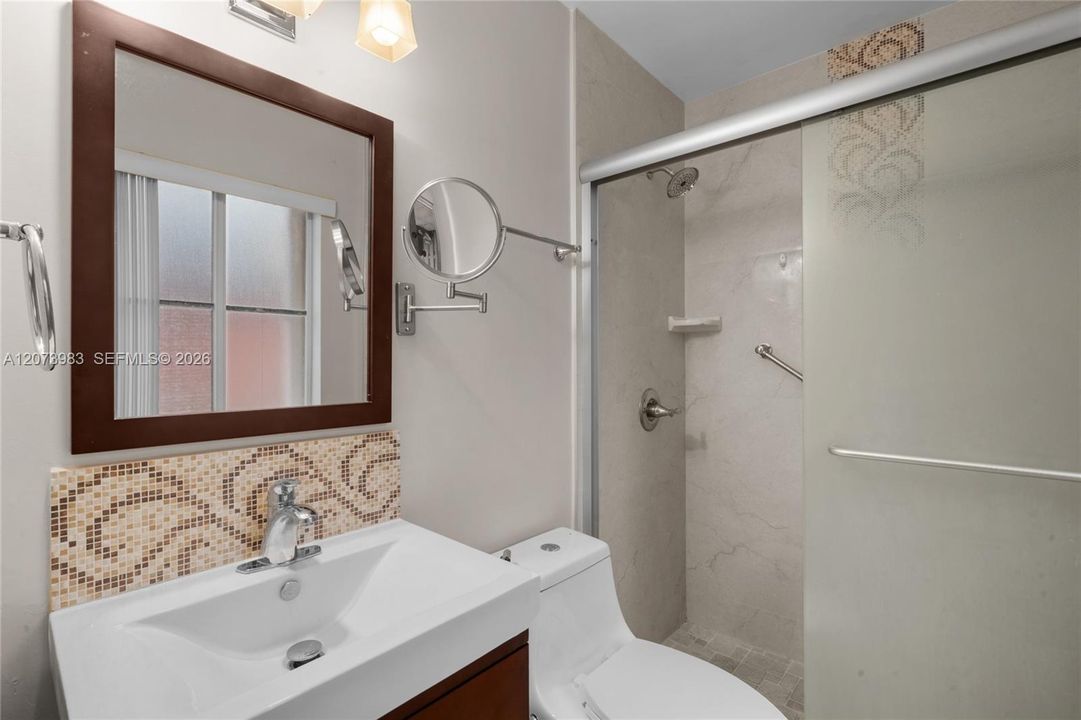 For Rent: $2,250 (3 beds, 2 baths, 1050 Square Feet)