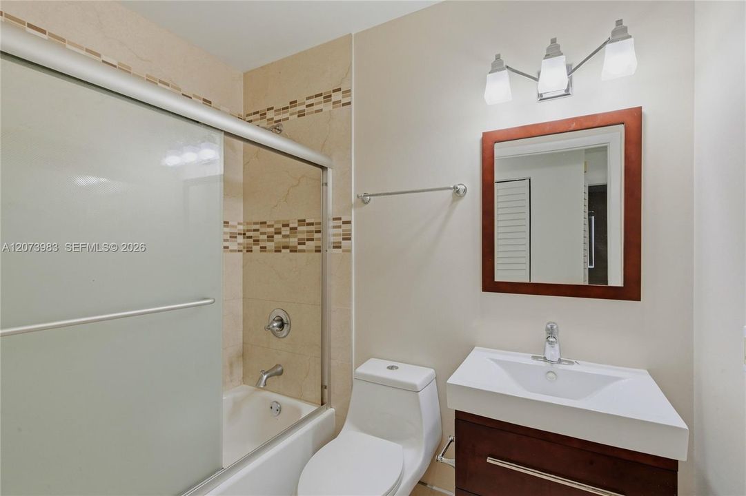 For Rent: $2,250 (3 beds, 2 baths, 1050 Square Feet)