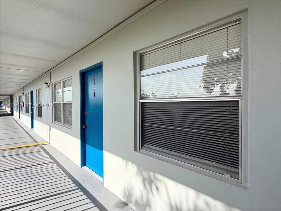 For Rent: $1,800 (2 beds, 1 baths, 953 Square Feet)