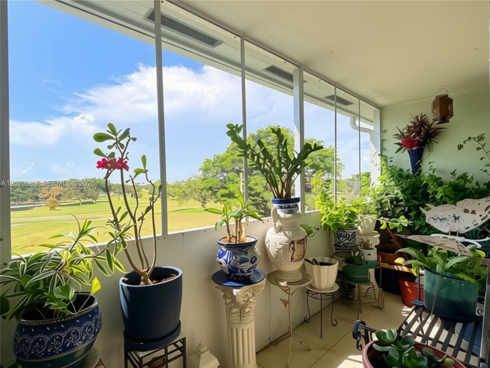 For Rent: $1,800 (2 beds, 1 baths, 953 Square Feet)