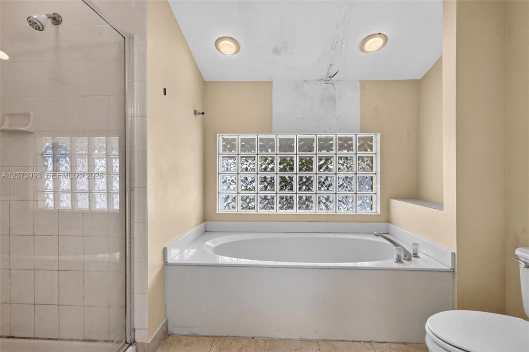 For Sale: $399,900 (3 beds, 2 baths, 1449 Square Feet)
