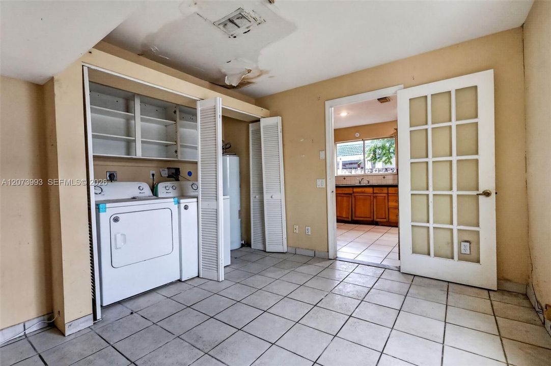 For Sale: $399,900 (3 beds, 2 baths, 1449 Square Feet)