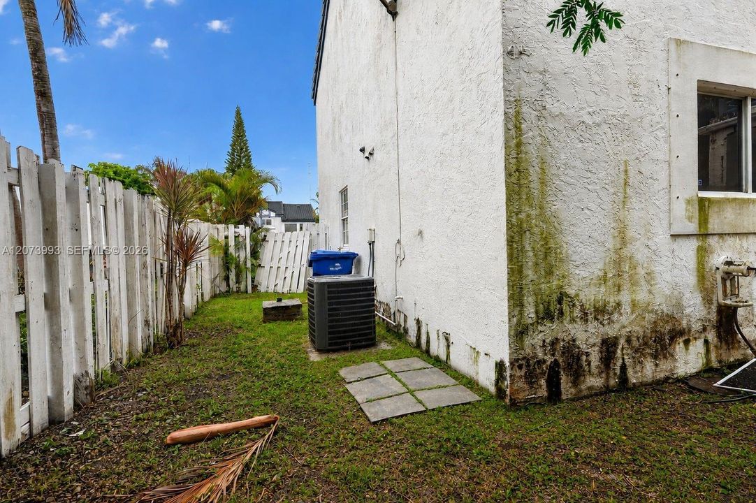 For Sale: $399,900 (3 beds, 2 baths, 1449 Square Feet)