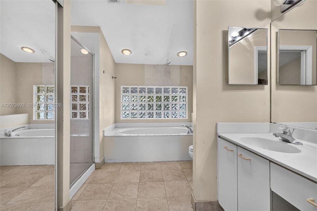 For Sale: $399,900 (3 beds, 2 baths, 1449 Square Feet)