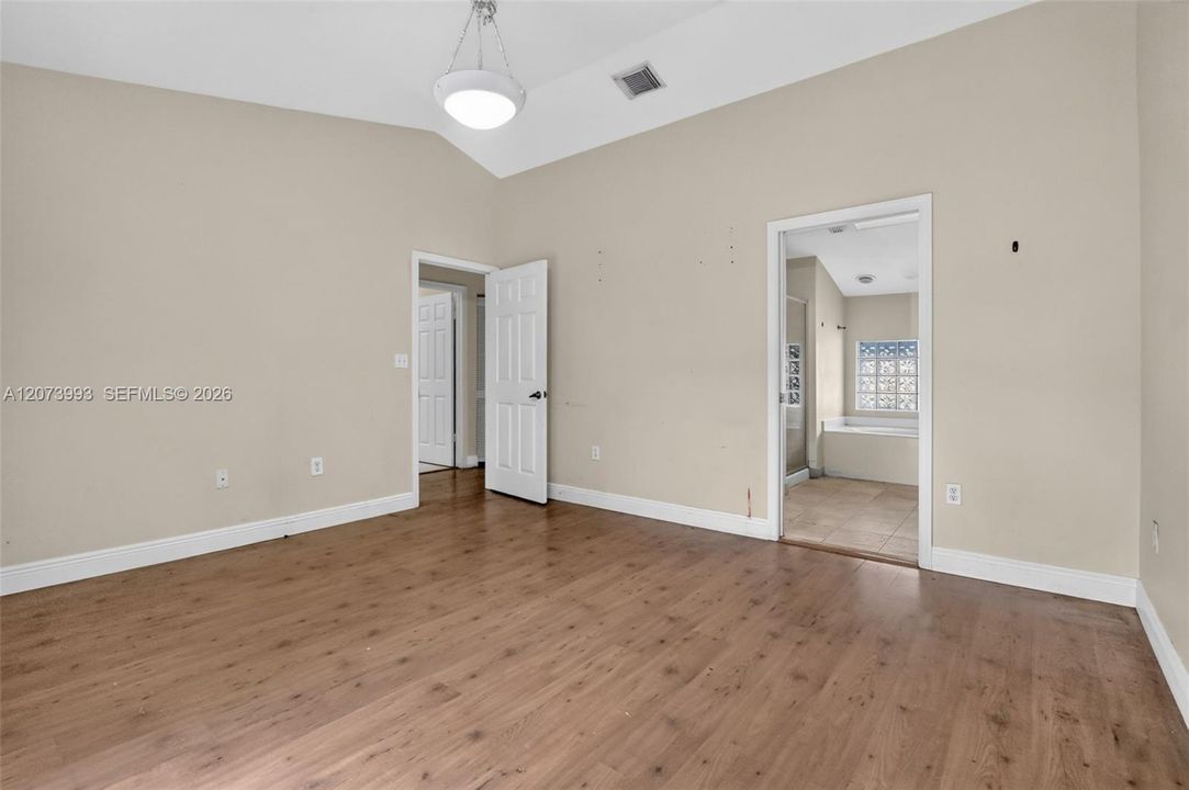 For Sale: $399,900 (3 beds, 2 baths, 1449 Square Feet)