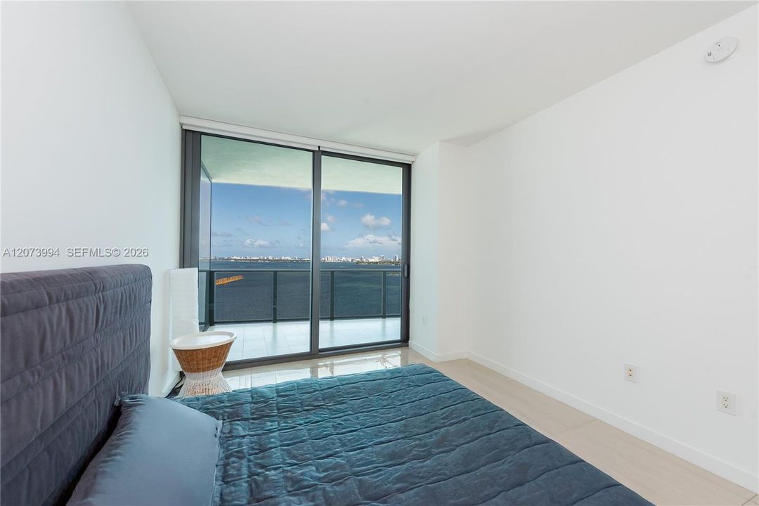 For Rent: $4,200 (1 beds, 1 baths, 854 Square Feet)