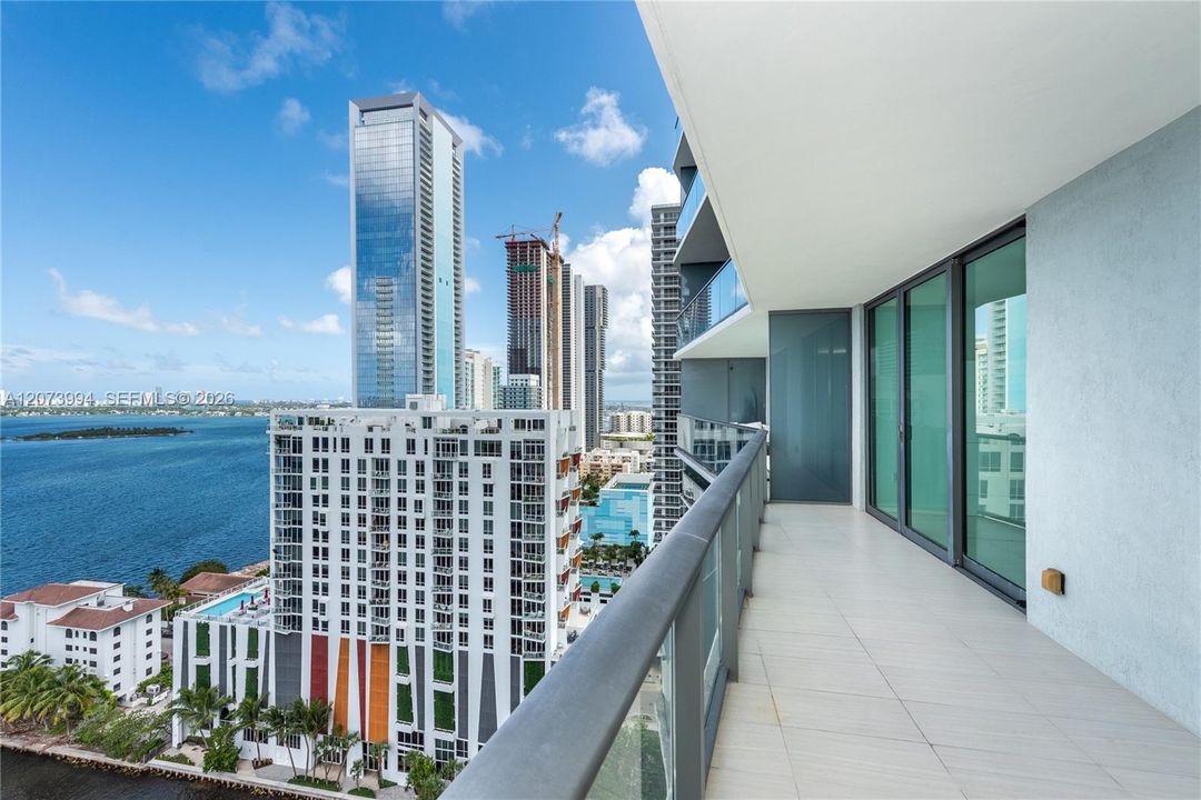 For Rent: $4,200 (1 beds, 1 baths, 854 Square Feet)