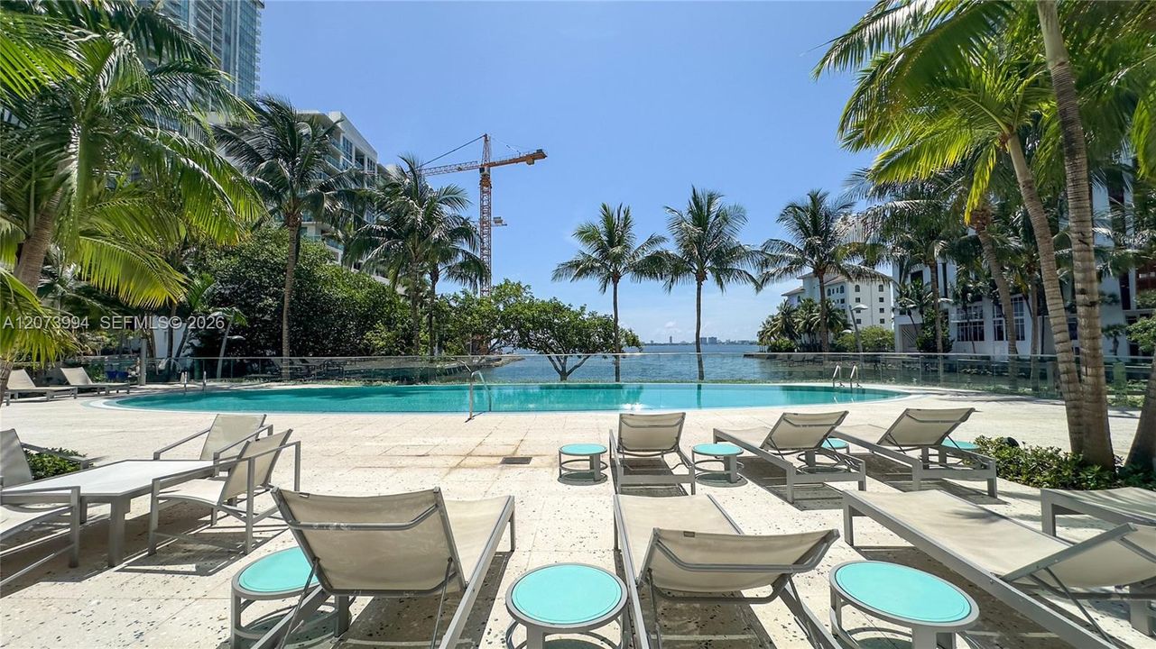 For Rent: $4,200 (1 beds, 1 baths, 854 Square Feet)