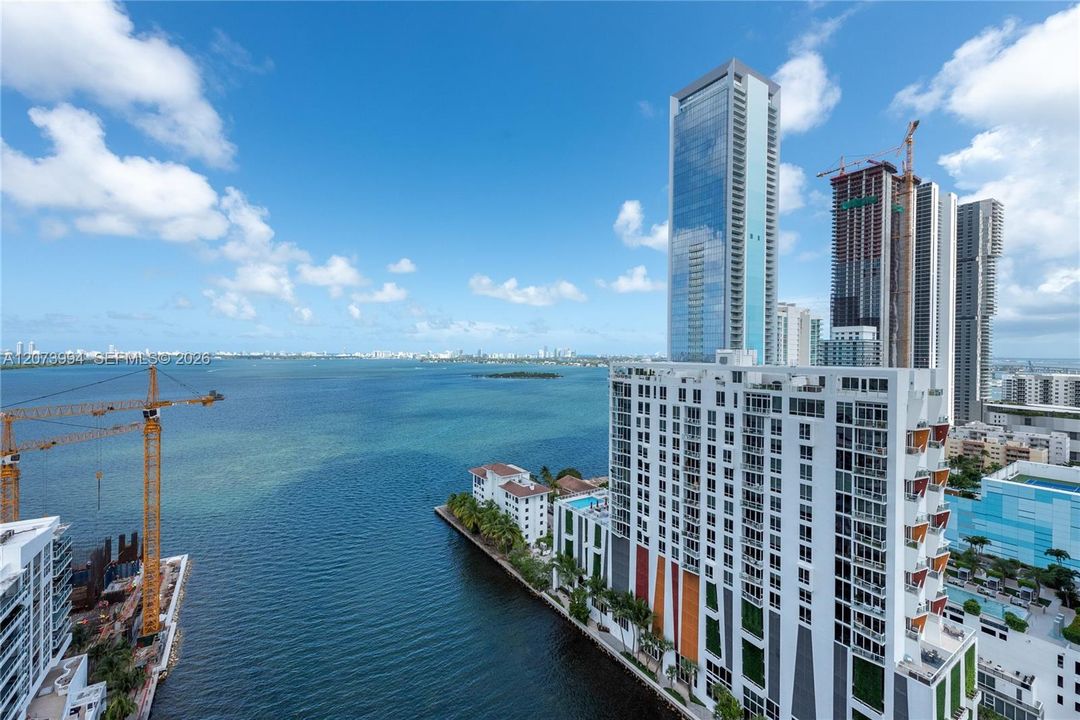 For Rent: $4,200 (1 beds, 1 baths, 854 Square Feet)