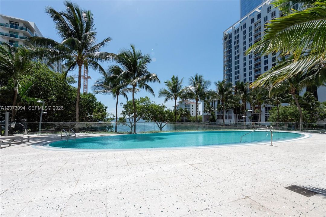 For Rent: $4,200 (1 beds, 1 baths, 854 Square Feet)