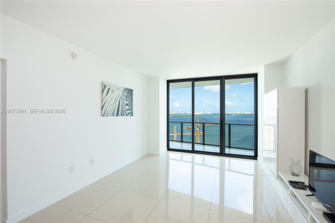 For Rent: $4,200 (1 beds, 1 baths, 854 Square Feet)