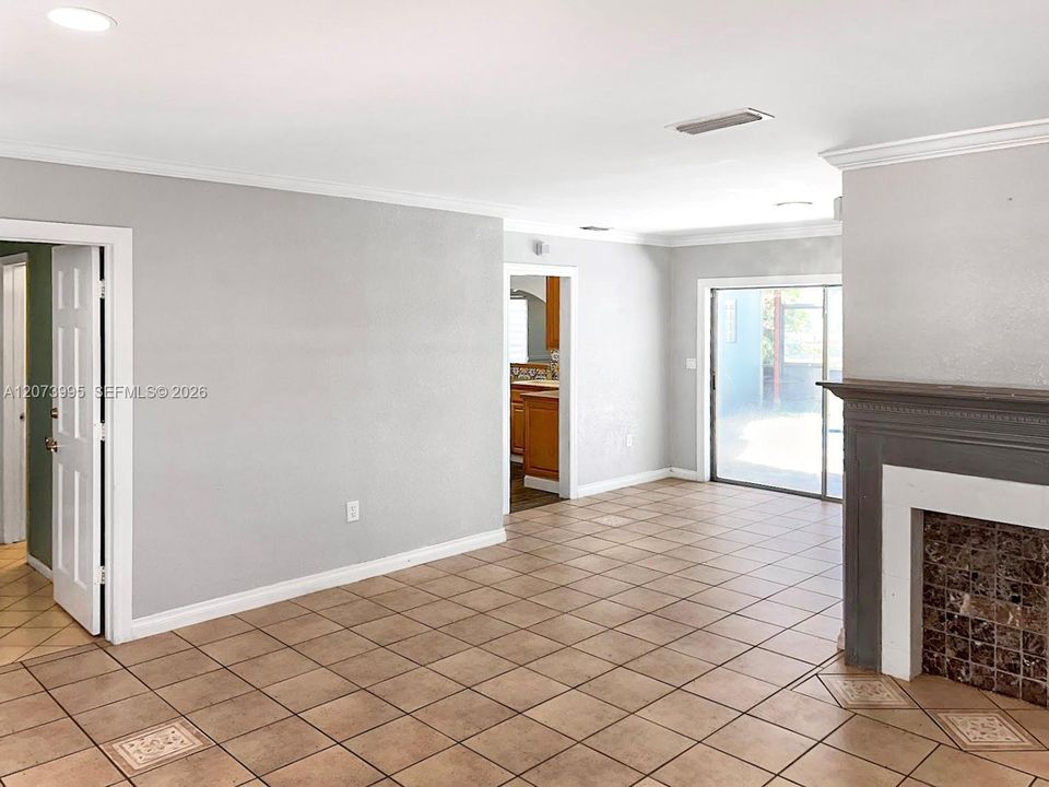 For Sale: $580,000 (3 beds, 2 baths, 1502 Square Feet)