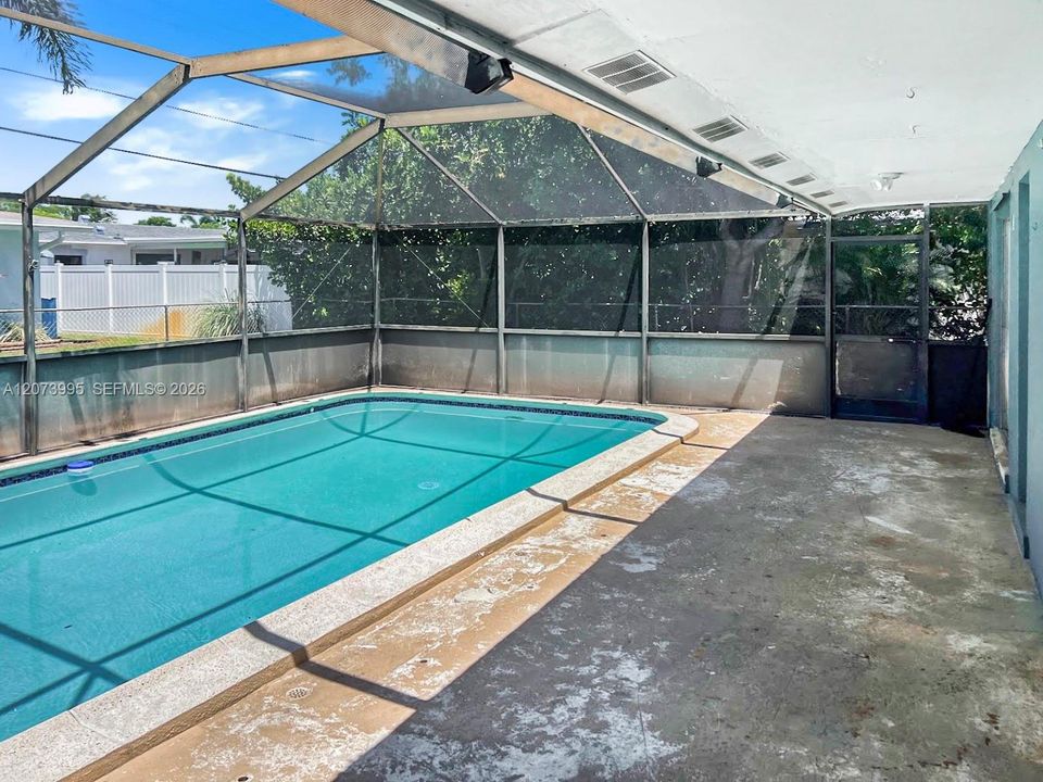 For Sale: $580,000 (3 beds, 2 baths, 1502 Square Feet)
