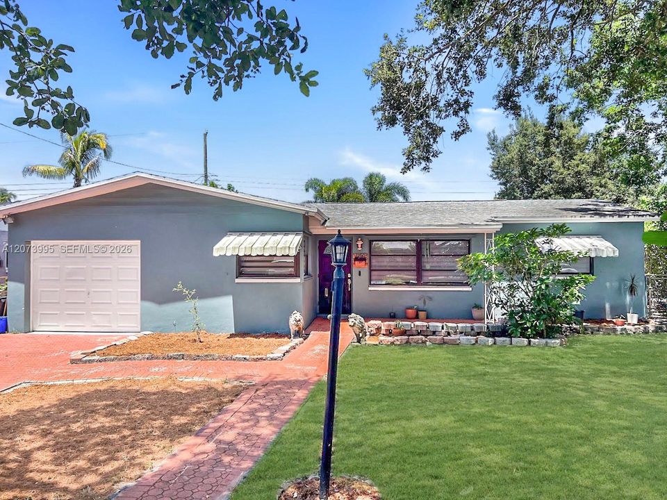 For Sale: $580,000 (3 beds, 2 baths, 1502 Square Feet)