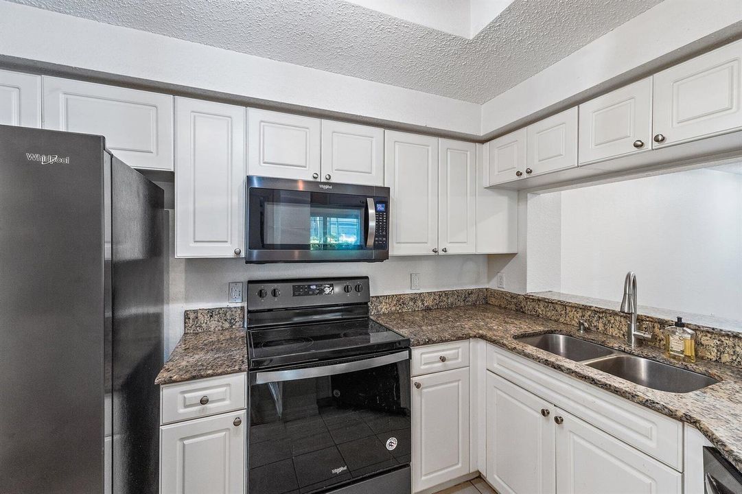046-3020AlcazarPl-106-PalmBeachGardens-S
