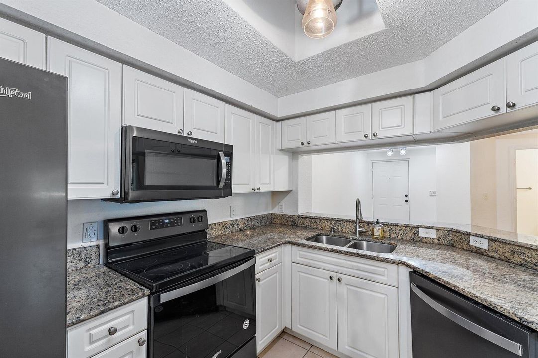 044-3020AlcazarPl-106-PalmBeachGardens-S