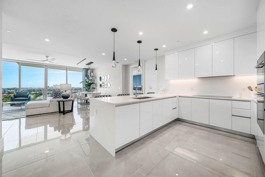 004-220LakeShoreDrive-1107-LakePark-FL-3