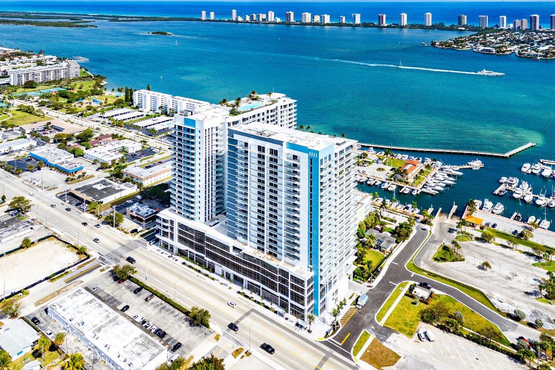 076-220LakeShoreDrive-1107-LakePark-FL-3