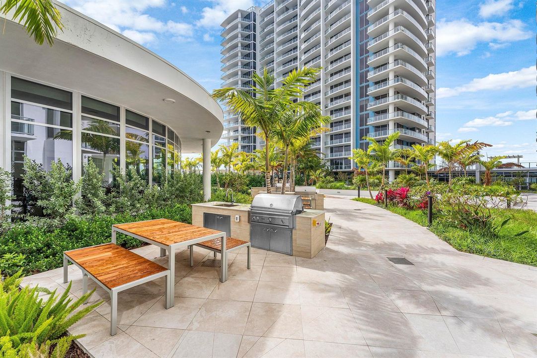 067-220LakeShoreDrive-1107-LakePark-FL-3