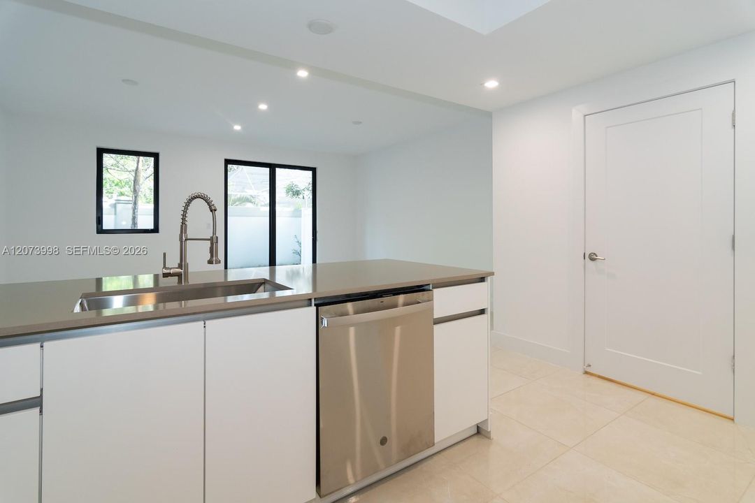 For Sale: $599,000 (3 beds, 2 baths, 1582 Square Feet)