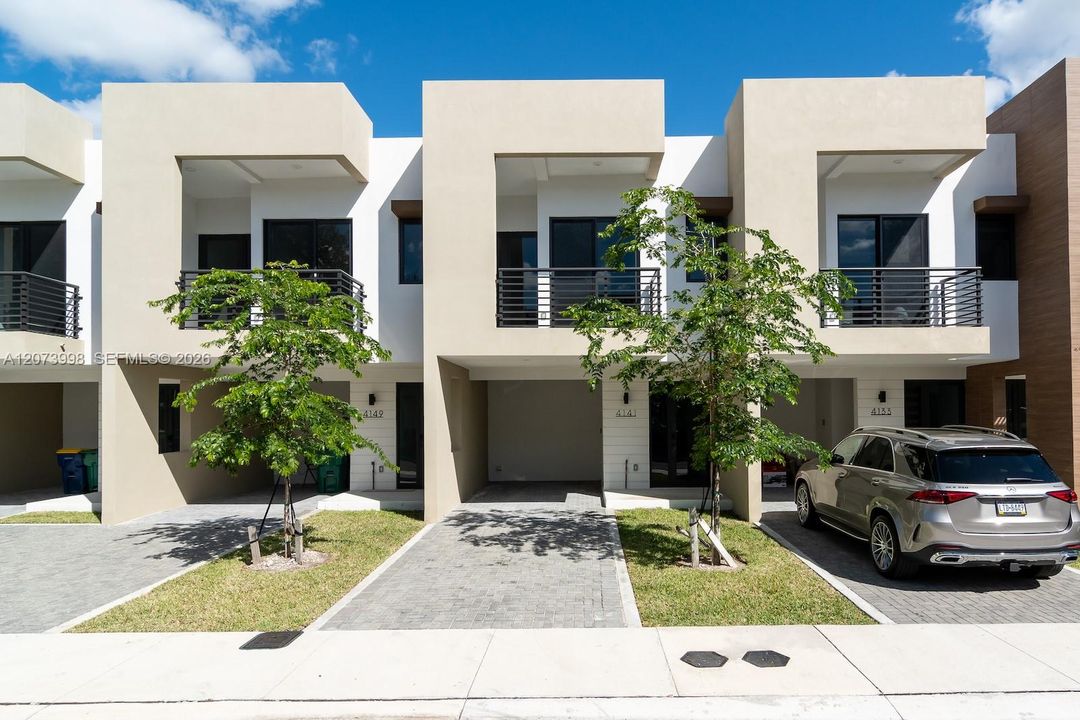 For Sale: $599,000 (3 beds, 2 baths, 1582 Square Feet)