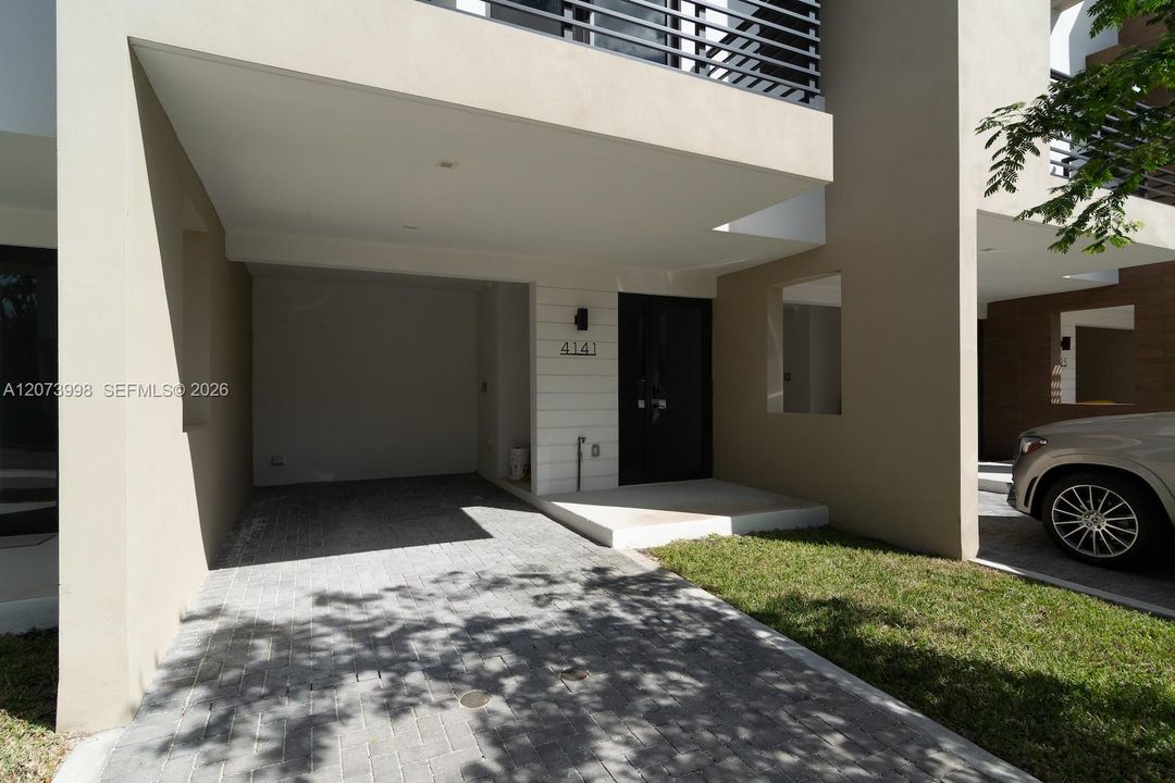 For Sale: $599,000 (3 beds, 2 baths, 1582 Square Feet)