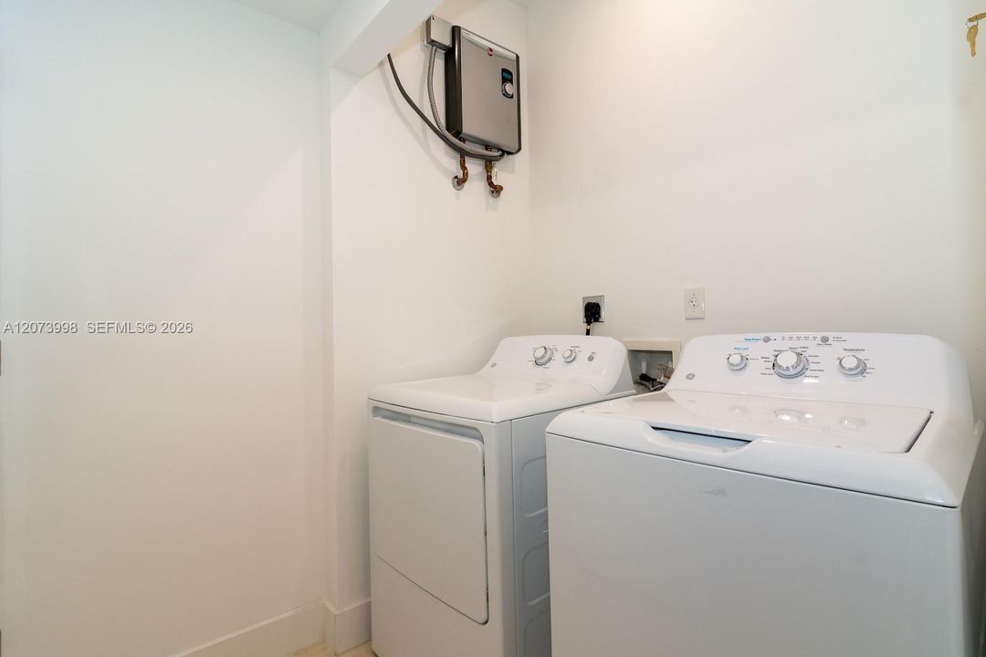 For Sale: $599,000 (3 beds, 2 baths, 1582 Square Feet)