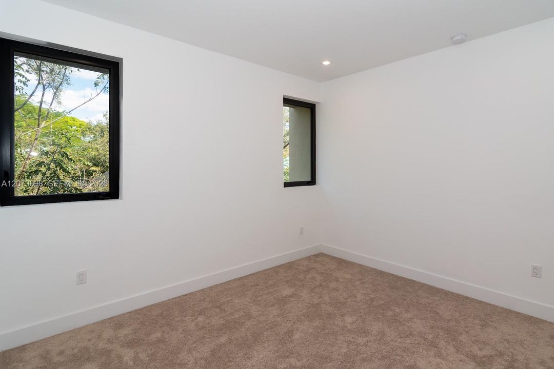 For Sale: $599,000 (3 beds, 2 baths, 1582 Square Feet)