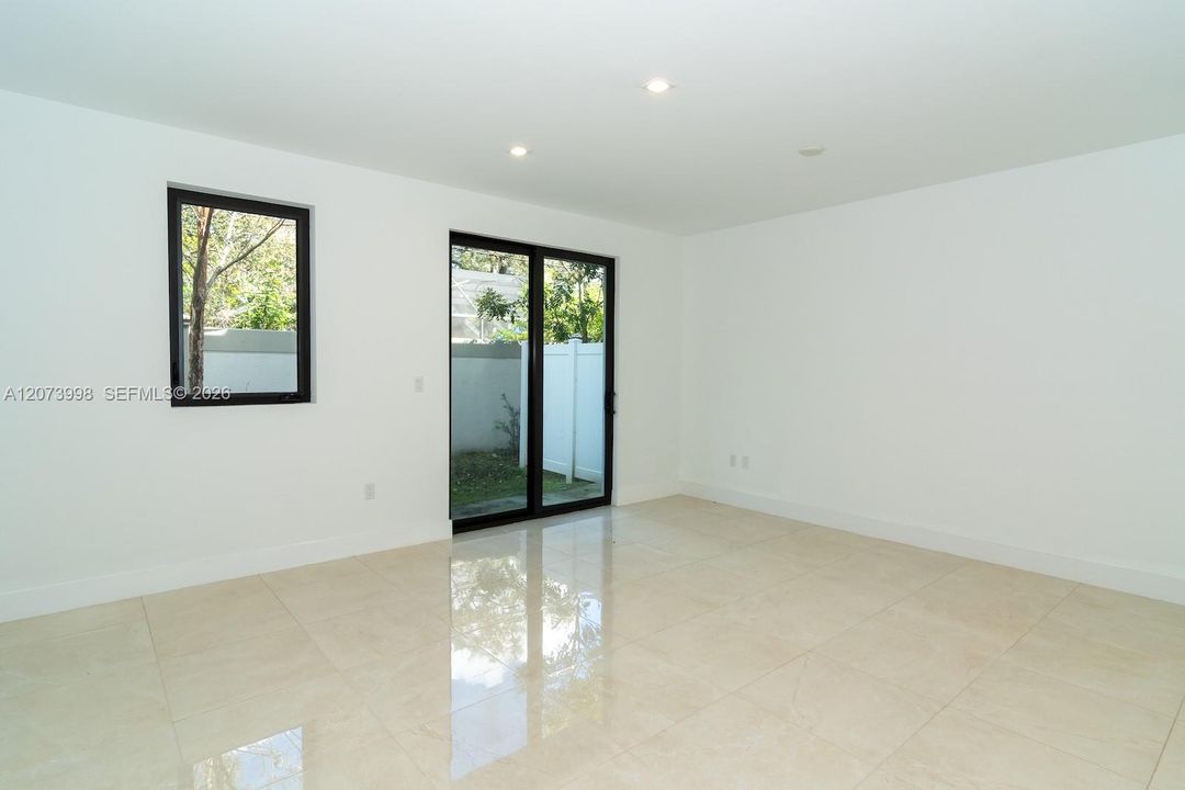 For Sale: $599,000 (3 beds, 2 baths, 1582 Square Feet)