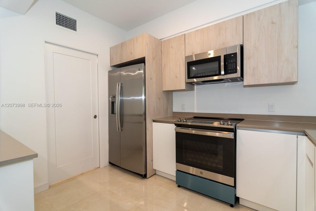For Sale: $599,000 (3 beds, 2 baths, 1582 Square Feet)