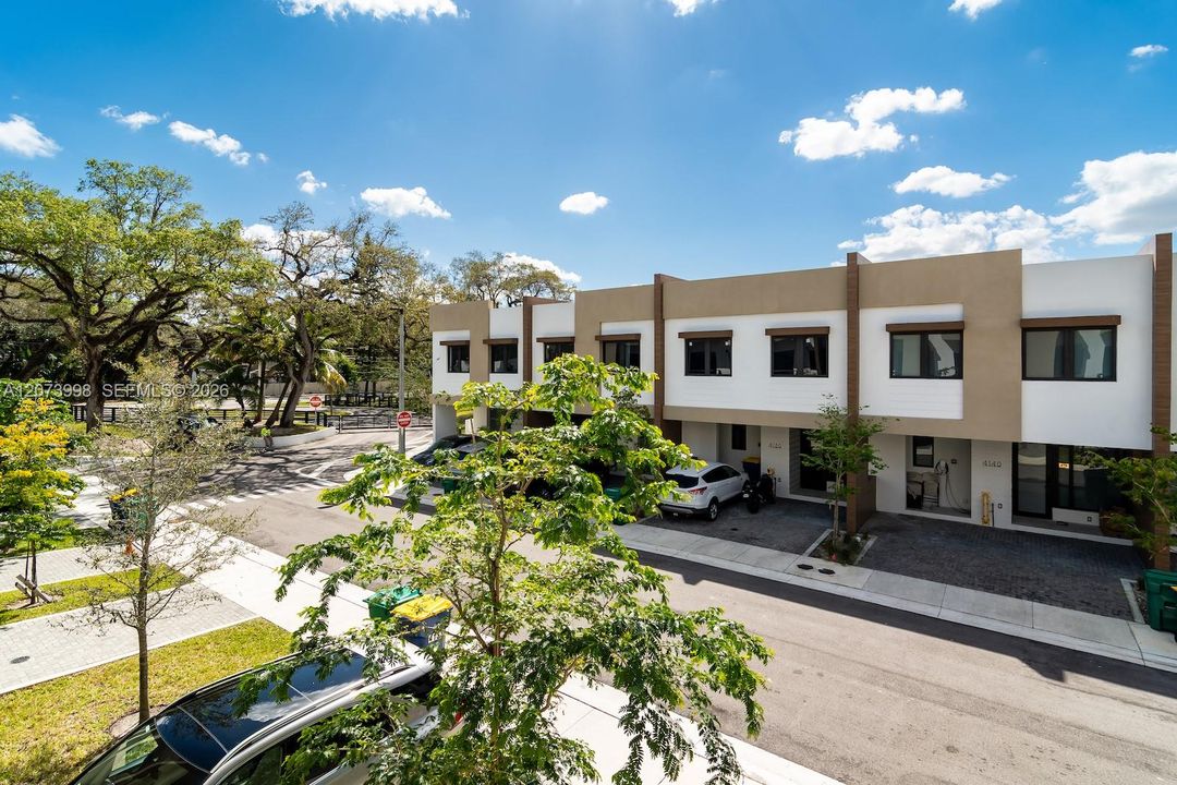 For Sale: $599,000 (3 beds, 2 baths, 1582 Square Feet)