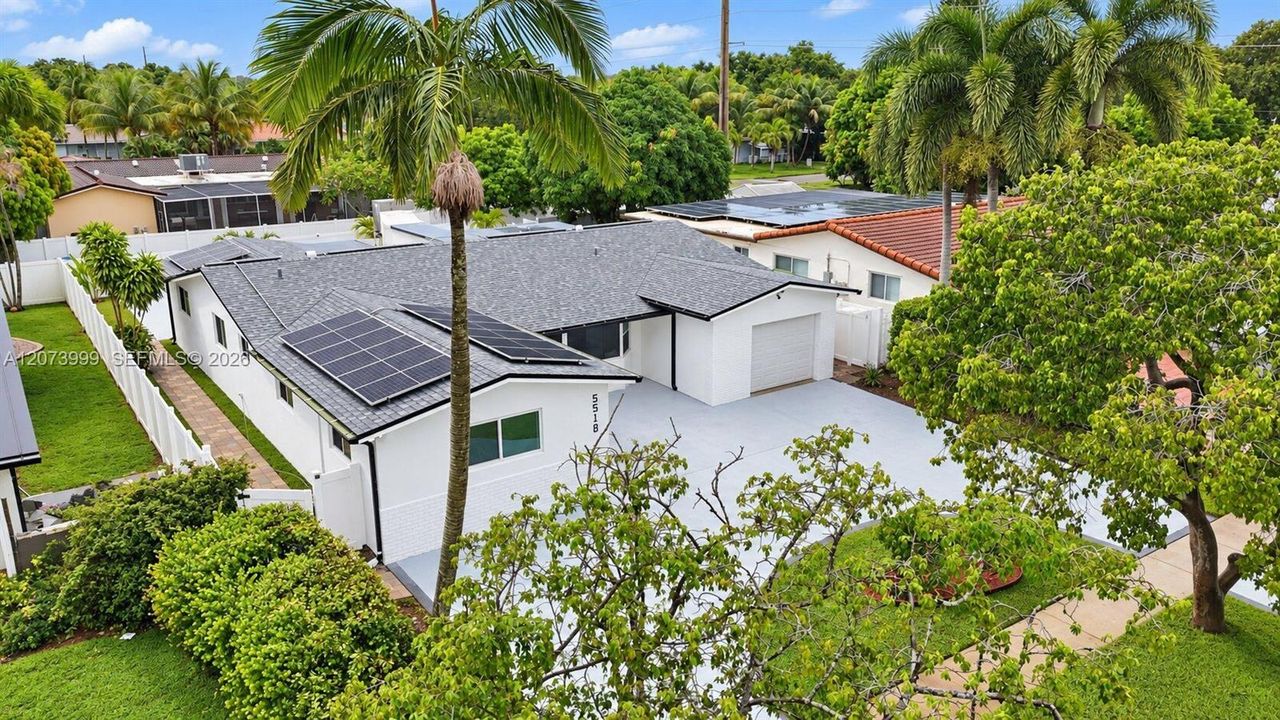 En Venta: $1,020,000 (4 camas, 3 baños, 2090 Pies cuadrados)