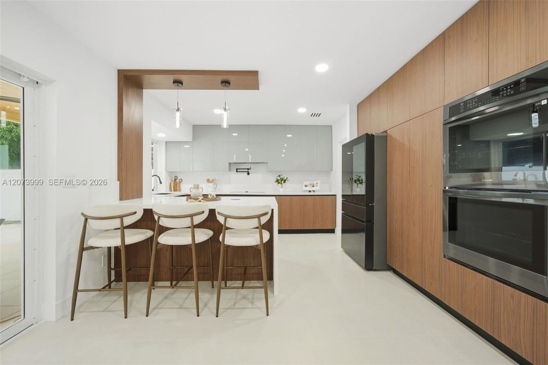 En Venta: $1,020,000 (4 camas, 3 baños, 2090 Pies cuadrados)