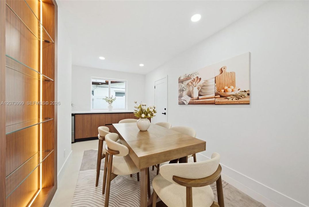 En Venta: $1,020,000 (4 camas, 3 baños, 2090 Pies cuadrados)