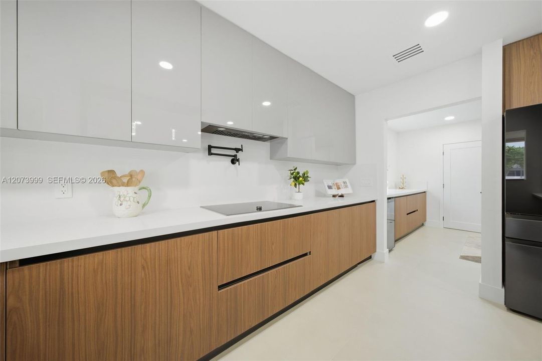 En Venta: $1,020,000 (4 camas, 3 baños, 2090 Pies cuadrados)