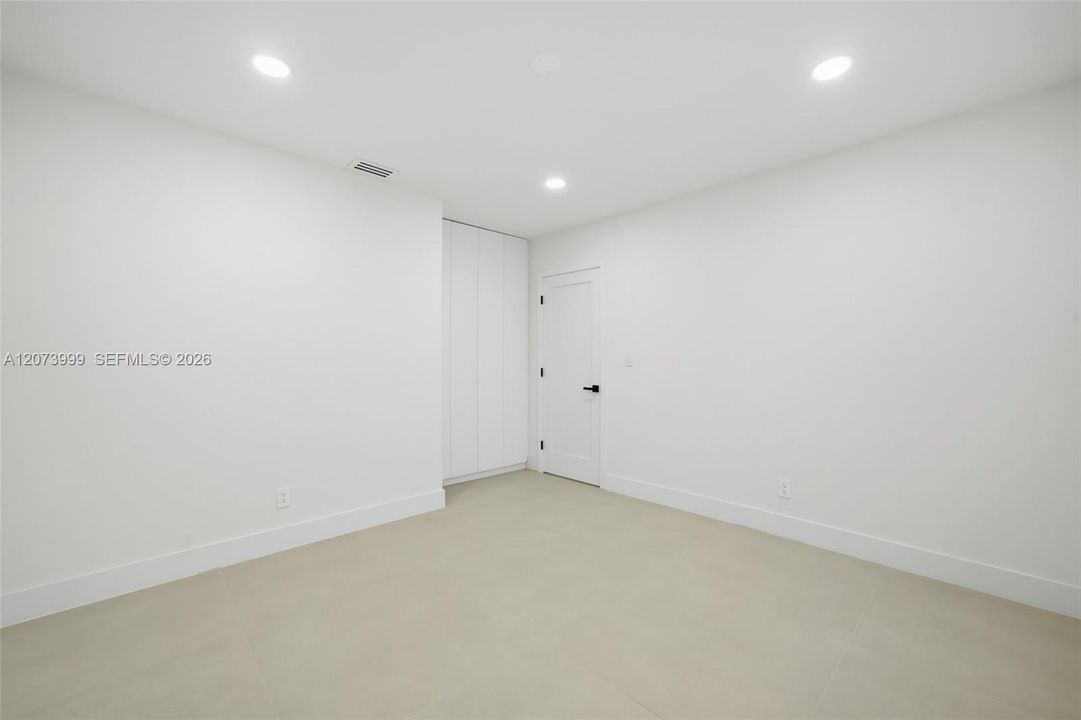 En Venta: $1,020,000 (4 camas, 3 baños, 2090 Pies cuadrados)