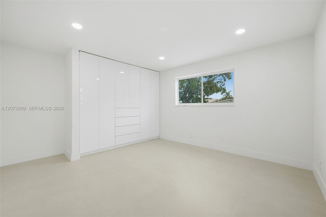 En Venta: $1,020,000 (4 camas, 3 baños, 2090 Pies cuadrados)
