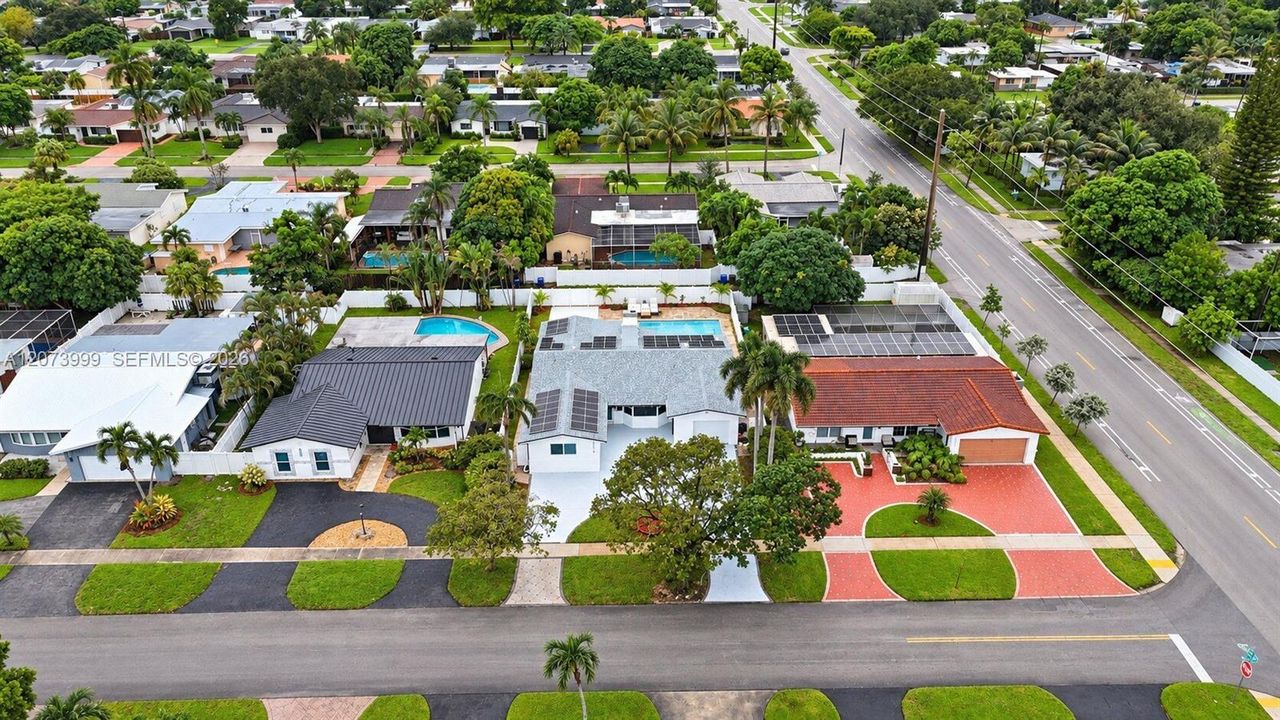 En Venta: $1,020,000 (4 camas, 3 baños, 2090 Pies cuadrados)